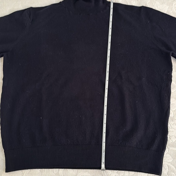 Navy turtleneck sweater.  100% Marino wool.  Made in Italy. - Picture 8 of 8